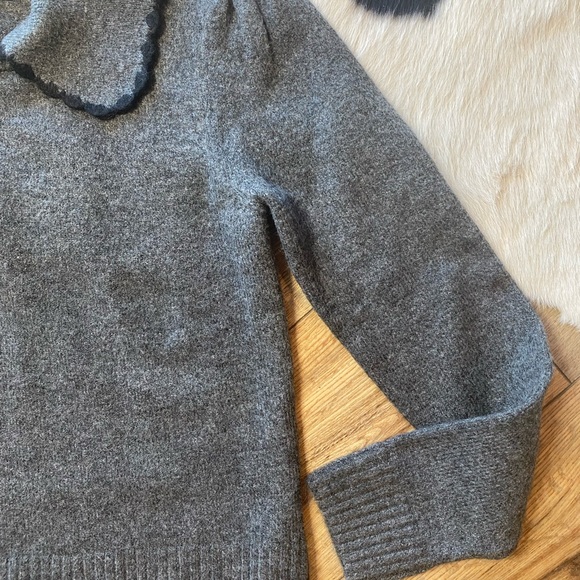 Mystree sweater long-sleeved, pointed collar,scalloped trim puffed shoulders - Picture 3 of 6